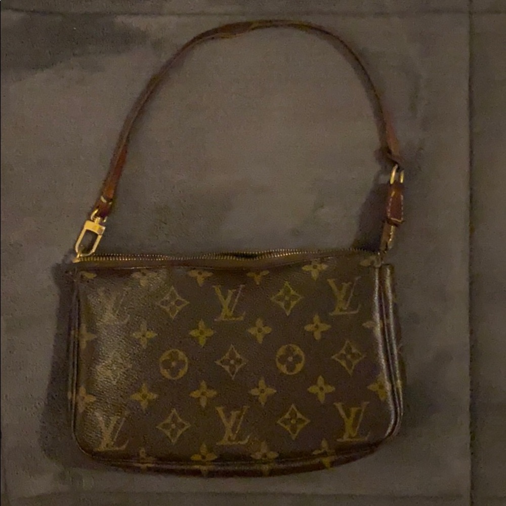 Small Louis Vuitton Wristlet